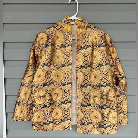Beautiful Vintage Gold Brocade Jacket 🇯🇵 - Picture 1 of 9